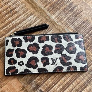 Print Logo Zipper Pouch - New